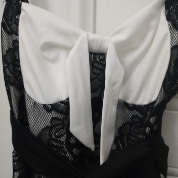 Women's dress - Picture 2 of 2